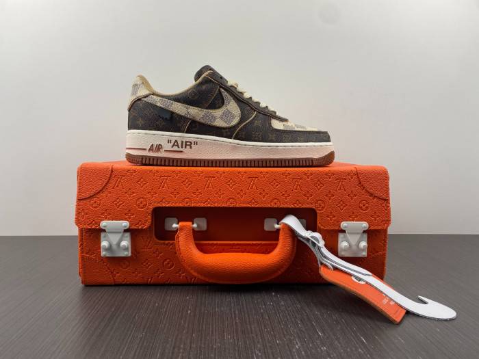 NIKE AIR FORCE1’07 SNEAKERS