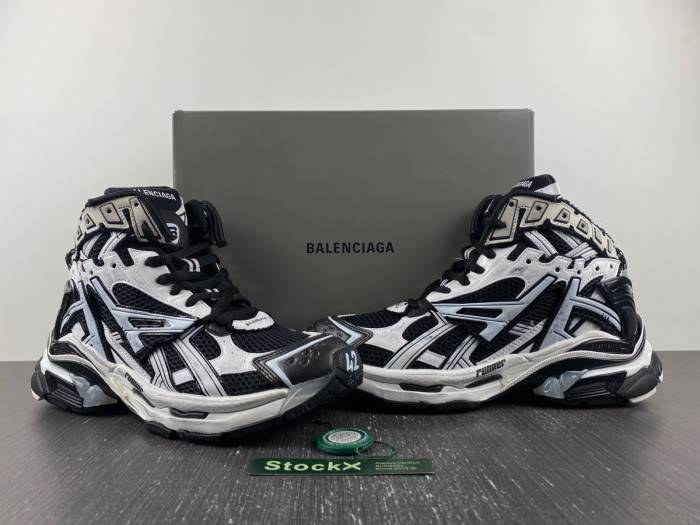 Ba*len*cia*ga -runner high