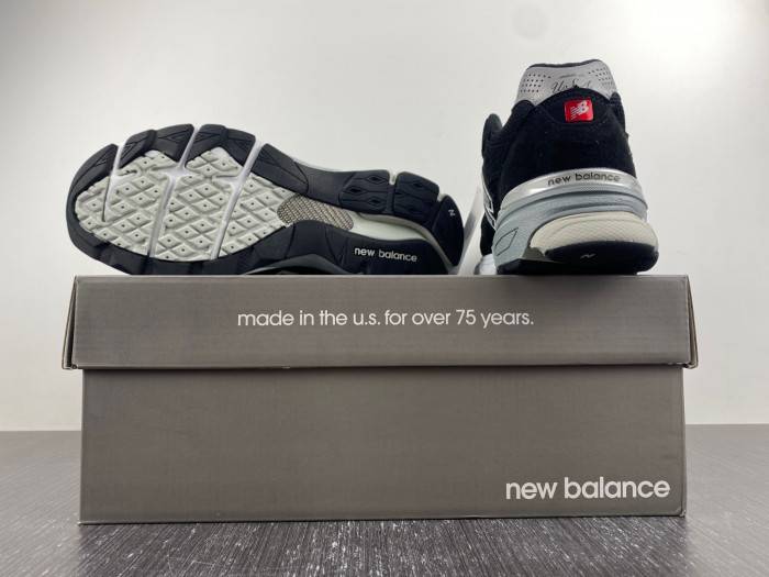 new Ba1an*e 992 navy grey m990bs3