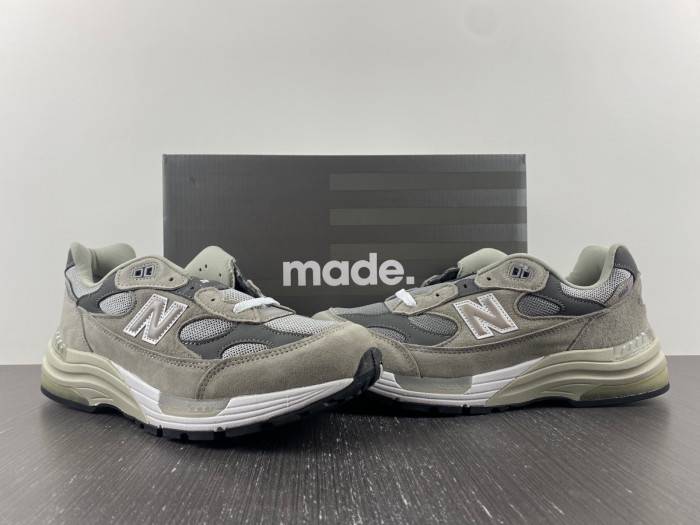 new Ba1an*e 992 grey m992gr
