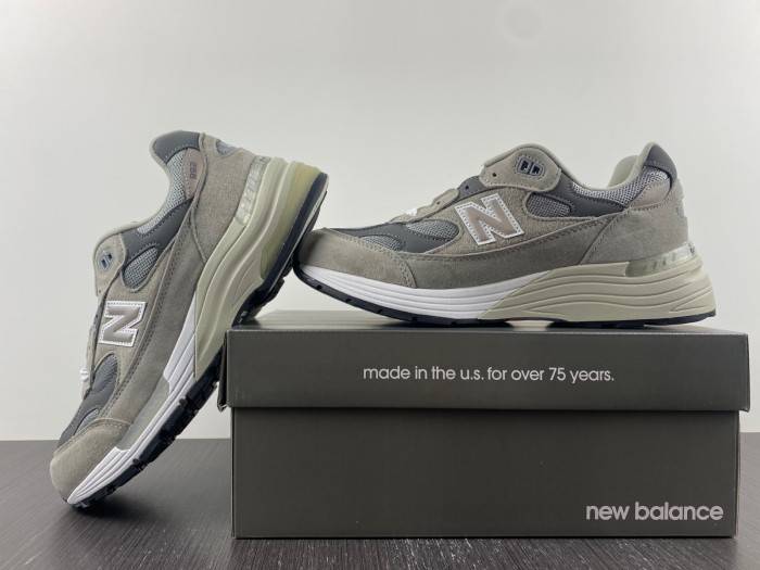 new Ba1an*e 992 grey m992gr