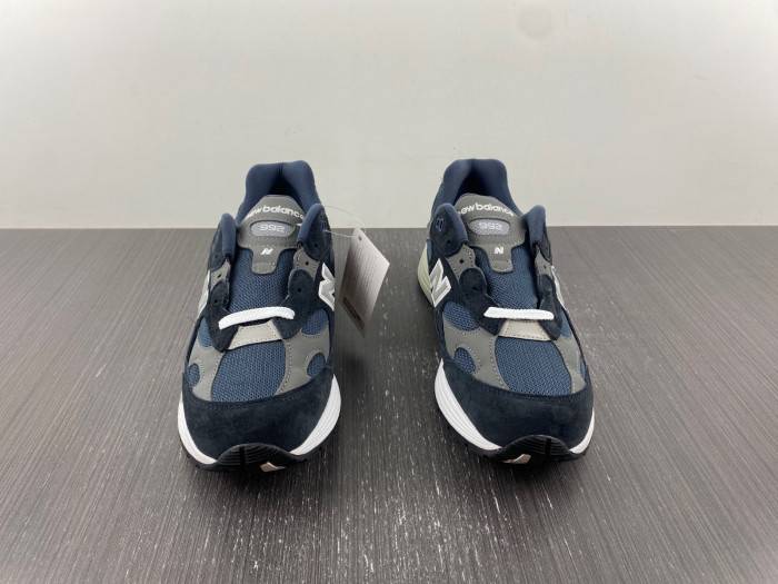 new Ba1an*e 992 navy grey m992gg