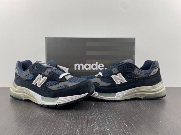 new Ba1an*e 992 navy grey m992gg