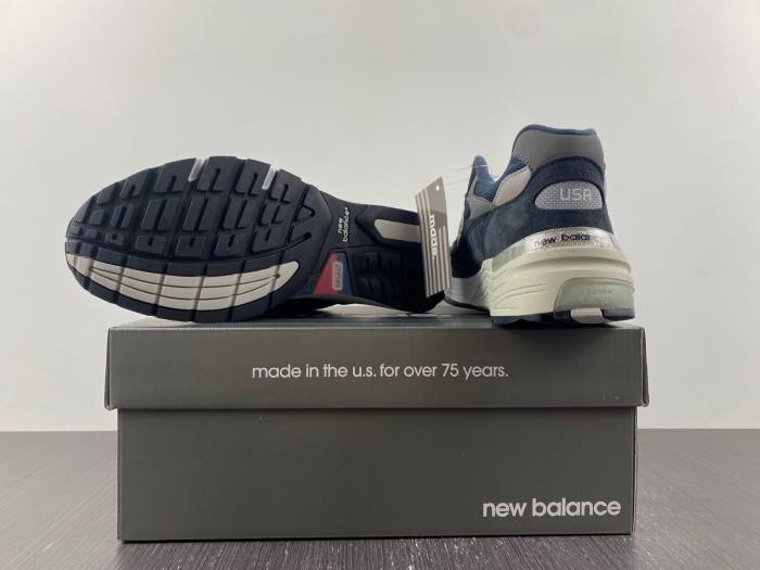 new Ba1an*e 992 navy grey m992gg