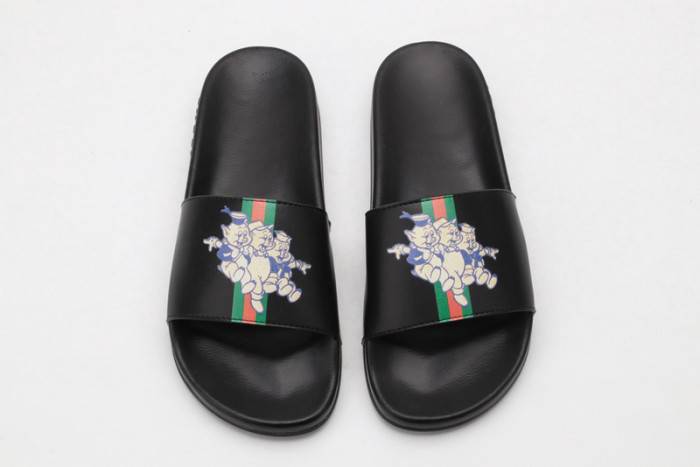 G*u*i slippers