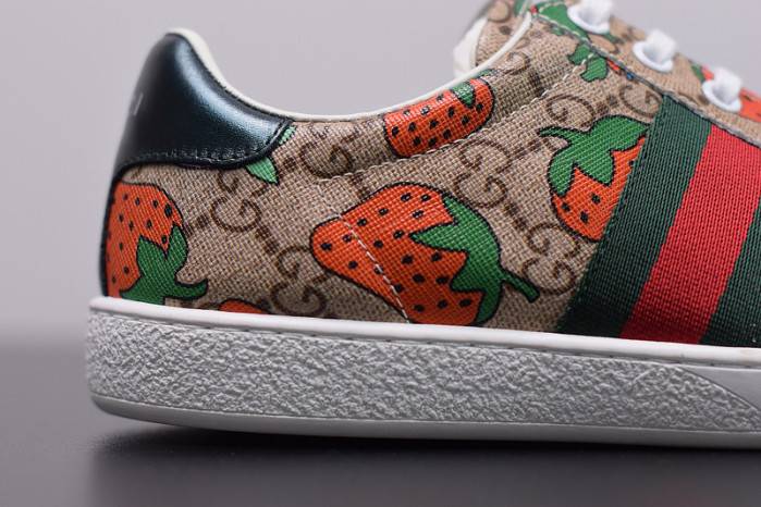 G*u*i ace embroidered low-top sneaker 431920 dopeo 9064