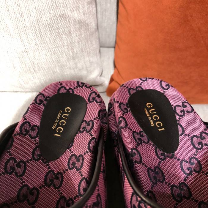 G*u*i slippers
