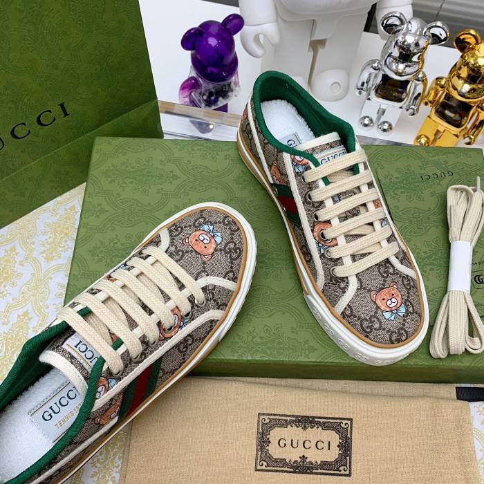 G*u*i sneaker