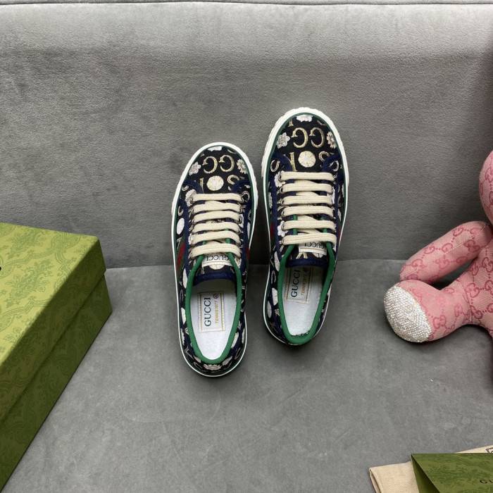 G*u*i sneaker