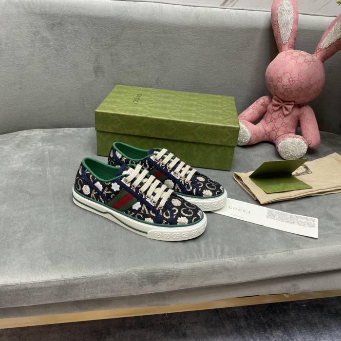 G*u*i sneaker