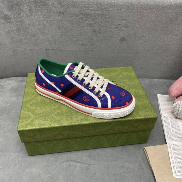 G*u*i sneaker