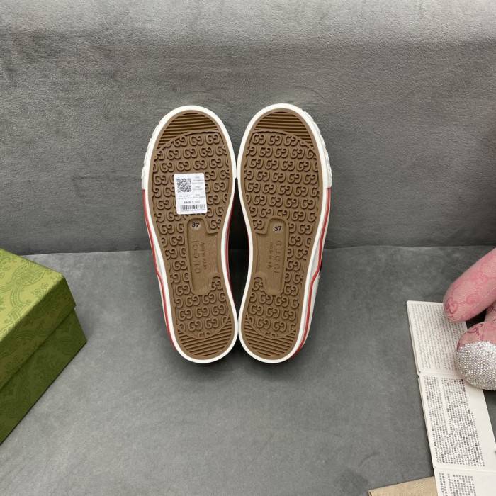 G*u*i sneaker