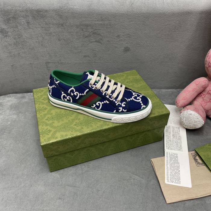G*u*i sneaker