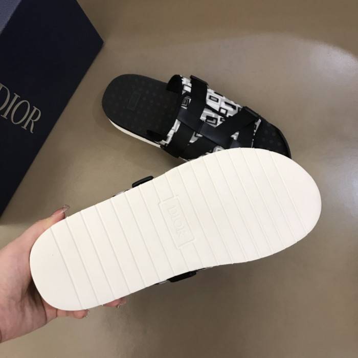 D10R SANDALS
