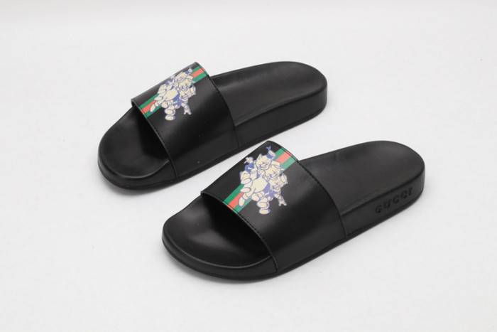 G*u*i slippers
