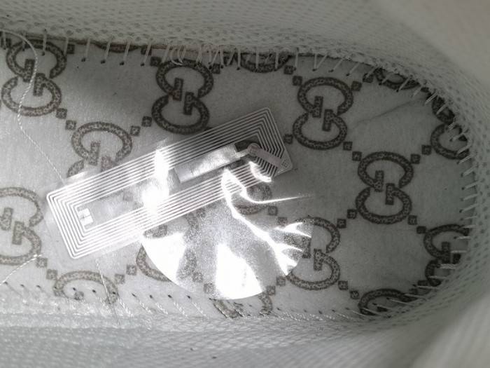 G*u*i basket sneaker