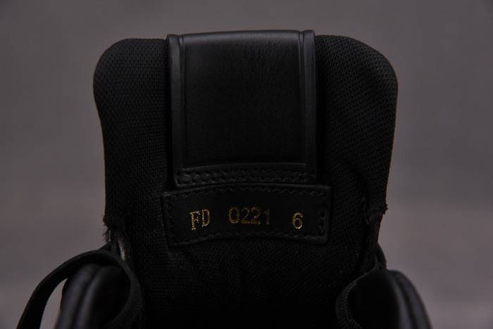 LOUI VUITTO SNEAKER