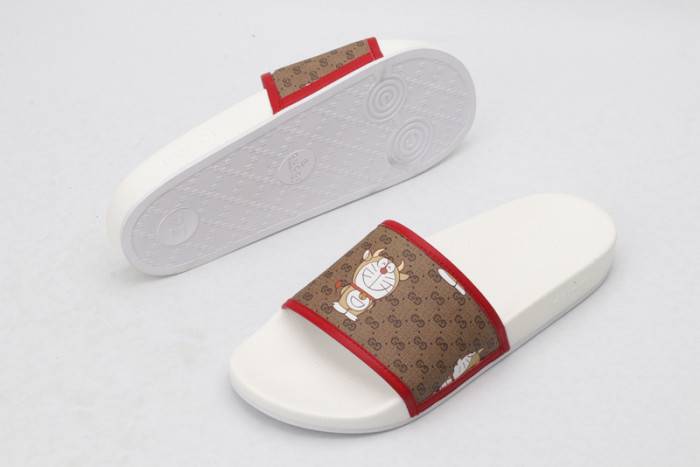 G*u*i slippers