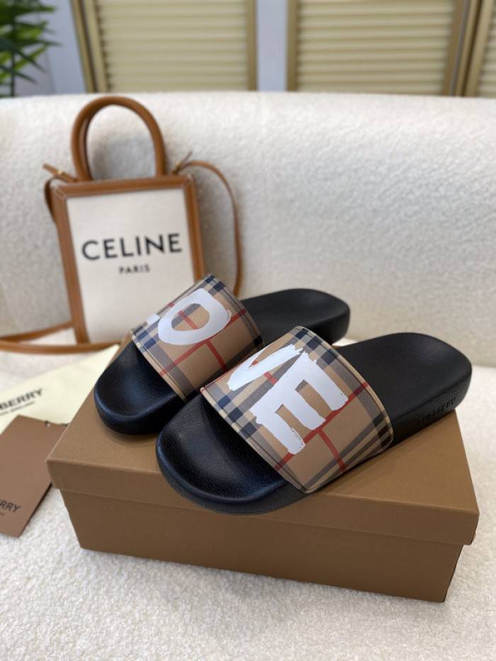 BUR_BERRY SLIPPERS