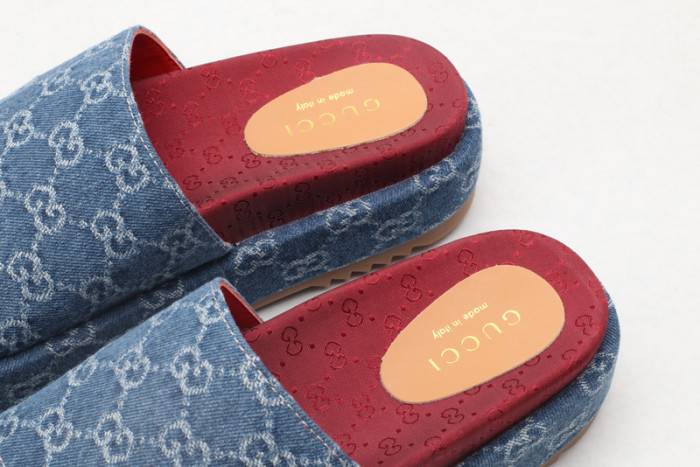 G*u*i slippers