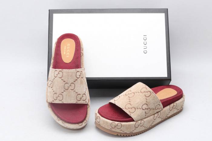 G*u*i slippers