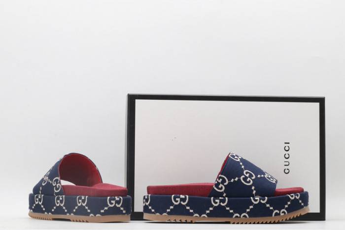 G*u*i slippers