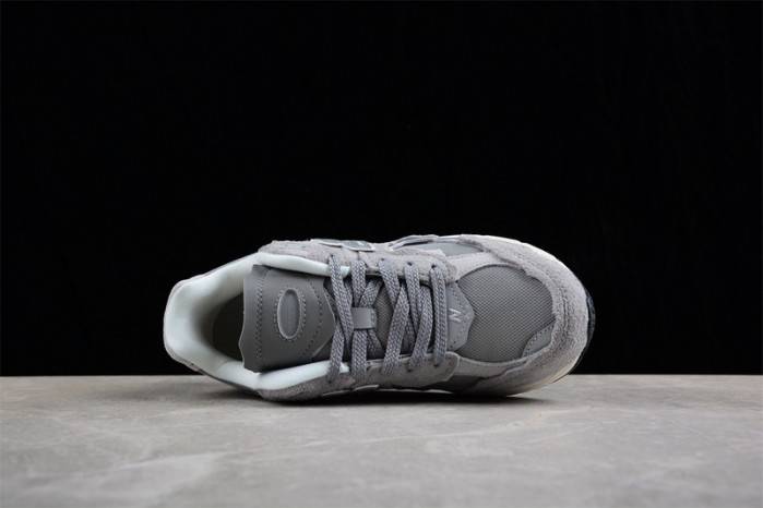 new Ba1an*e 2002r protection pack grey m2002rdm