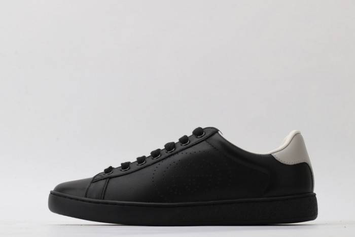 G*u*i ace embroidered low-top sneaker 431942a38g09064