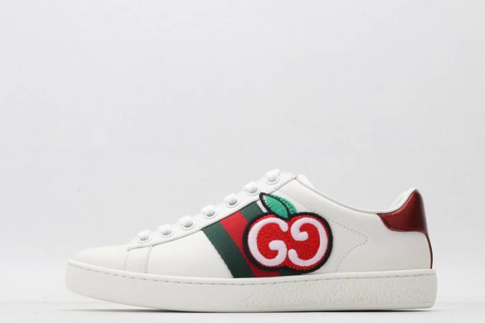 G*u*i ace embroidered low-top sneaker 611377d0pe09064