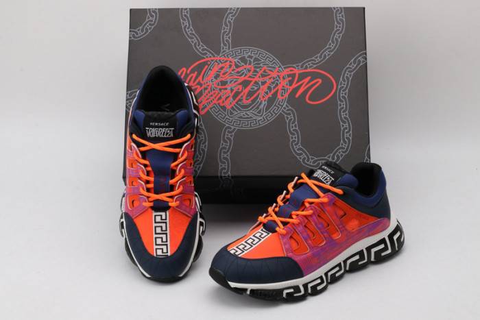 VERS SNEAKERS