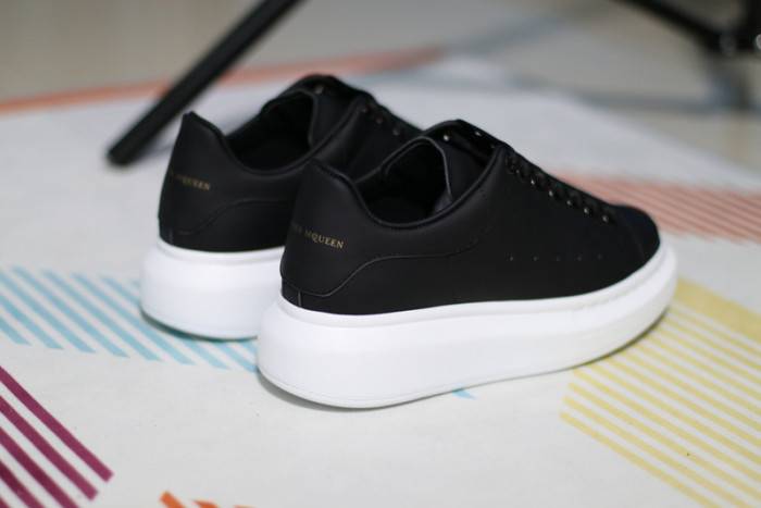 MQ Sneakers