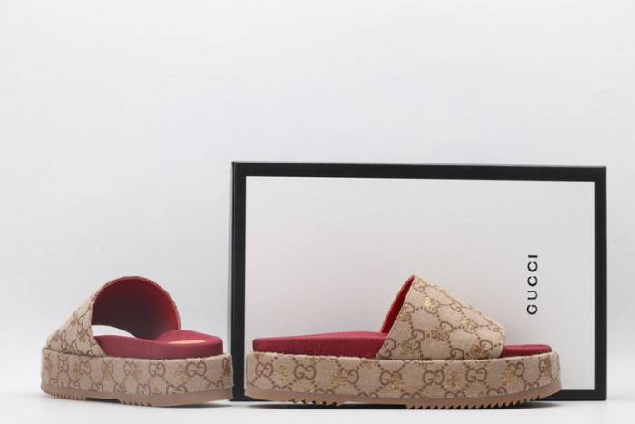 G*u*i slippers