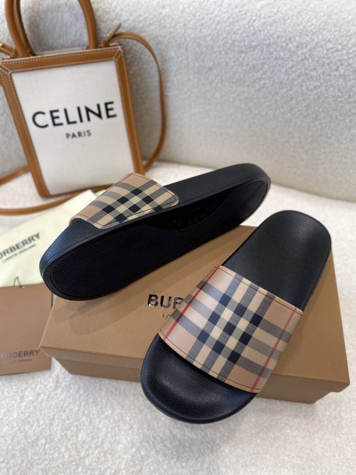 BUR_BERRY SLIPPERS