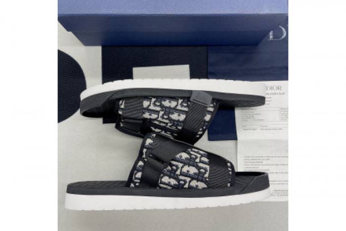 D10R SANDALS