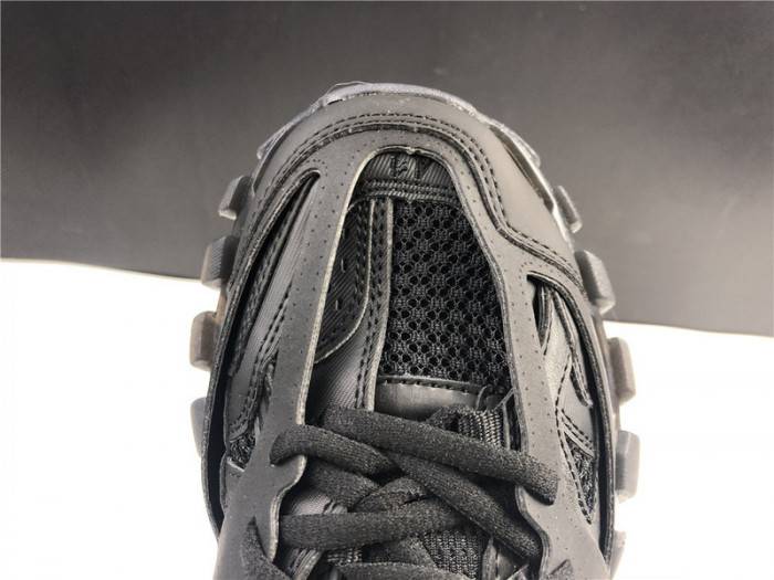 BLCG Track Trainer Black 542023 W3GB1 7302