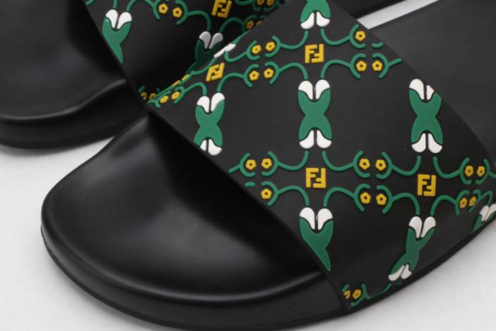 FEND1 SLIPPERS