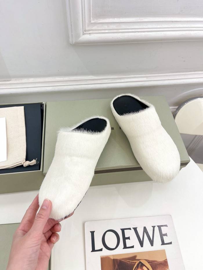 Ma*n1 textured calf hair clog slippers-white mr1
