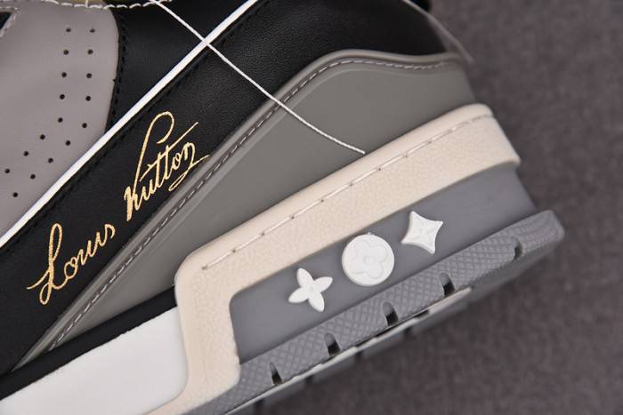LOUI VUITTO SNEAKER