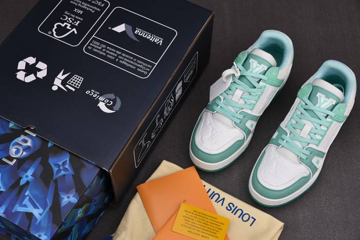 LOUI VUITTO SNEAKER