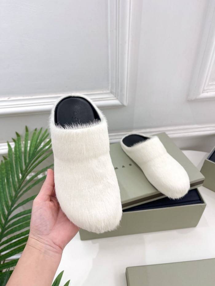 Ma*n1 textured calf hair clog slippers-white mr1