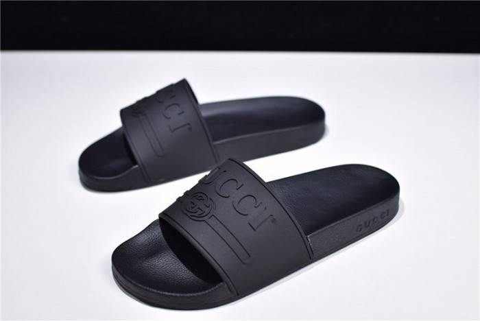 G*u*i slippers