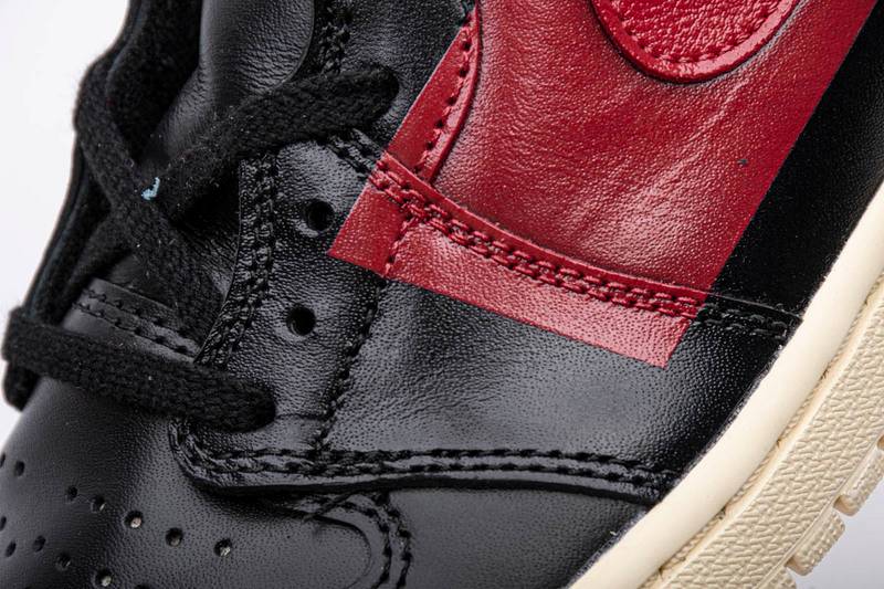 Air Jordan 1 Retro High OG Defiant Couture