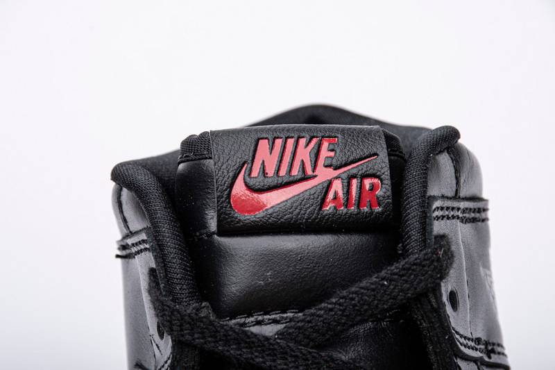 Air Jordan 1 Retro High OG Defiant Couture