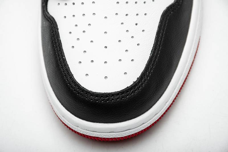 Air Jordan 1 Retro High OG Satin Black Toe