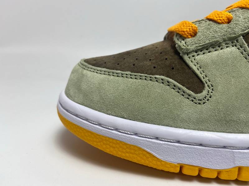 Nike SB Dunk Low Dusty Olive