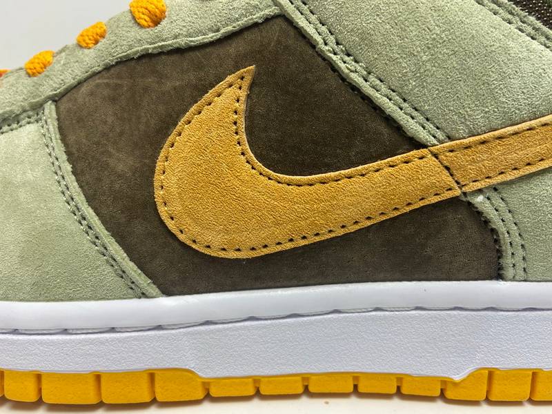 Nike SB Dunk Low Dusty Olive