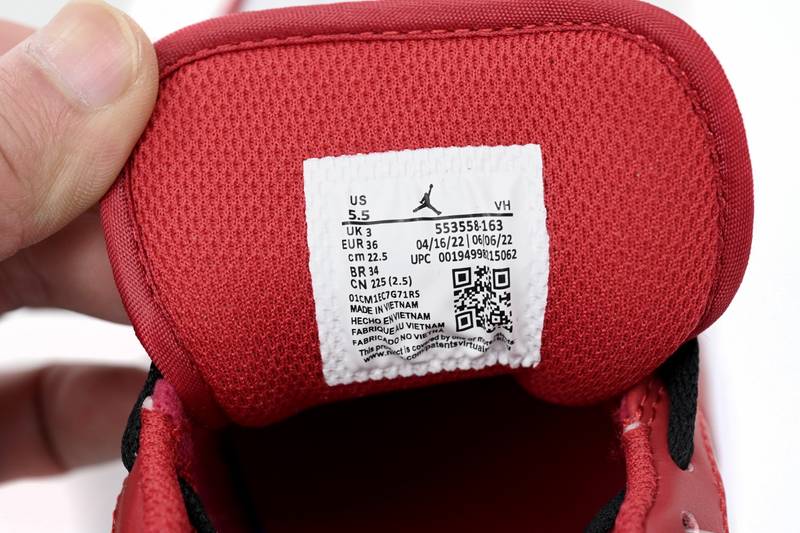 Air Jordan 1 Low Bulls