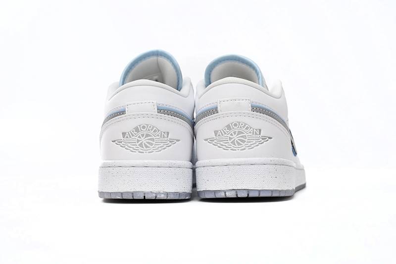 Air Jordan 1 Low SE Dare to Fly