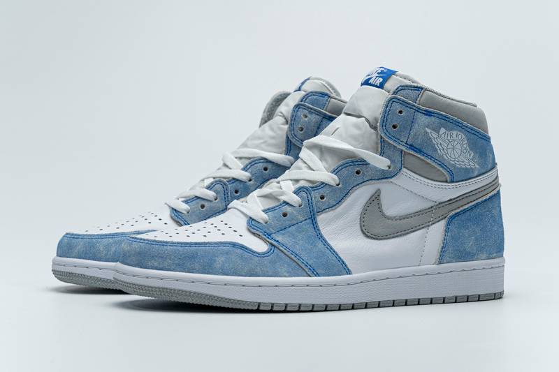 Air Jordan 1 Retro High OG Hyper Royal