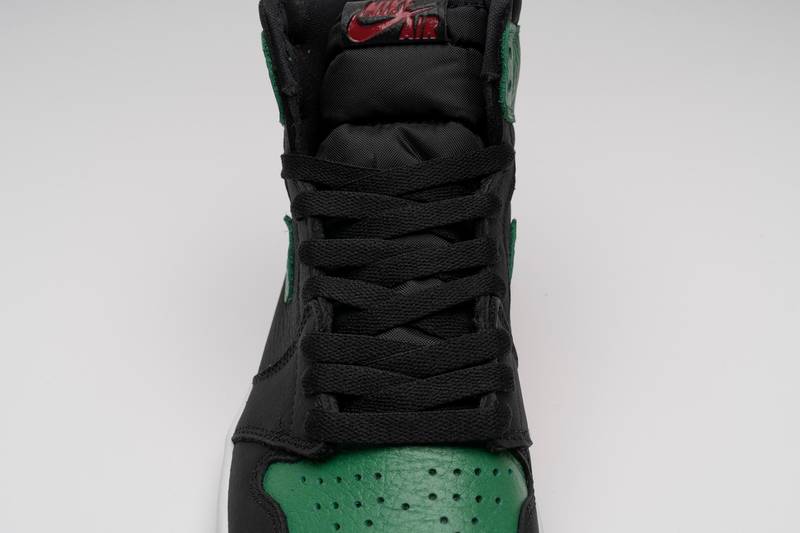 Air Jordan 1 Retro High OG Pine Green